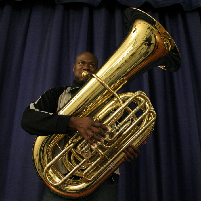 tuba_mg_1270cr.jpg